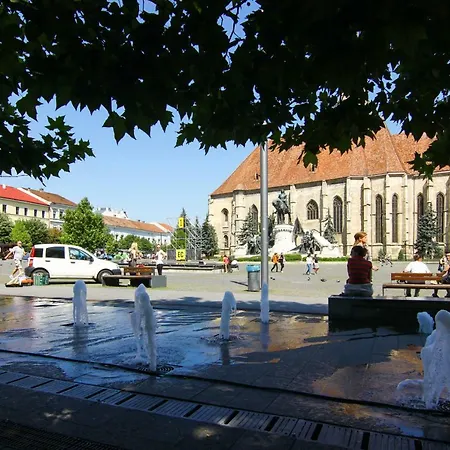 The Yellow Umbrella Apartman *