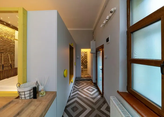 The Yellow Umbrella *